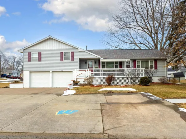 1105 Cedar St, Wilton, IA 52778