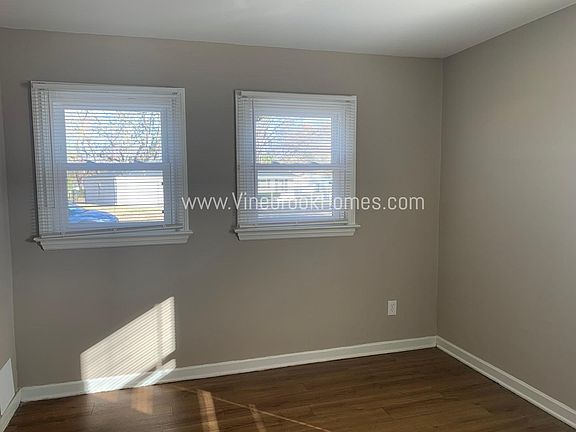 3rd image of 480 Marechal Ln