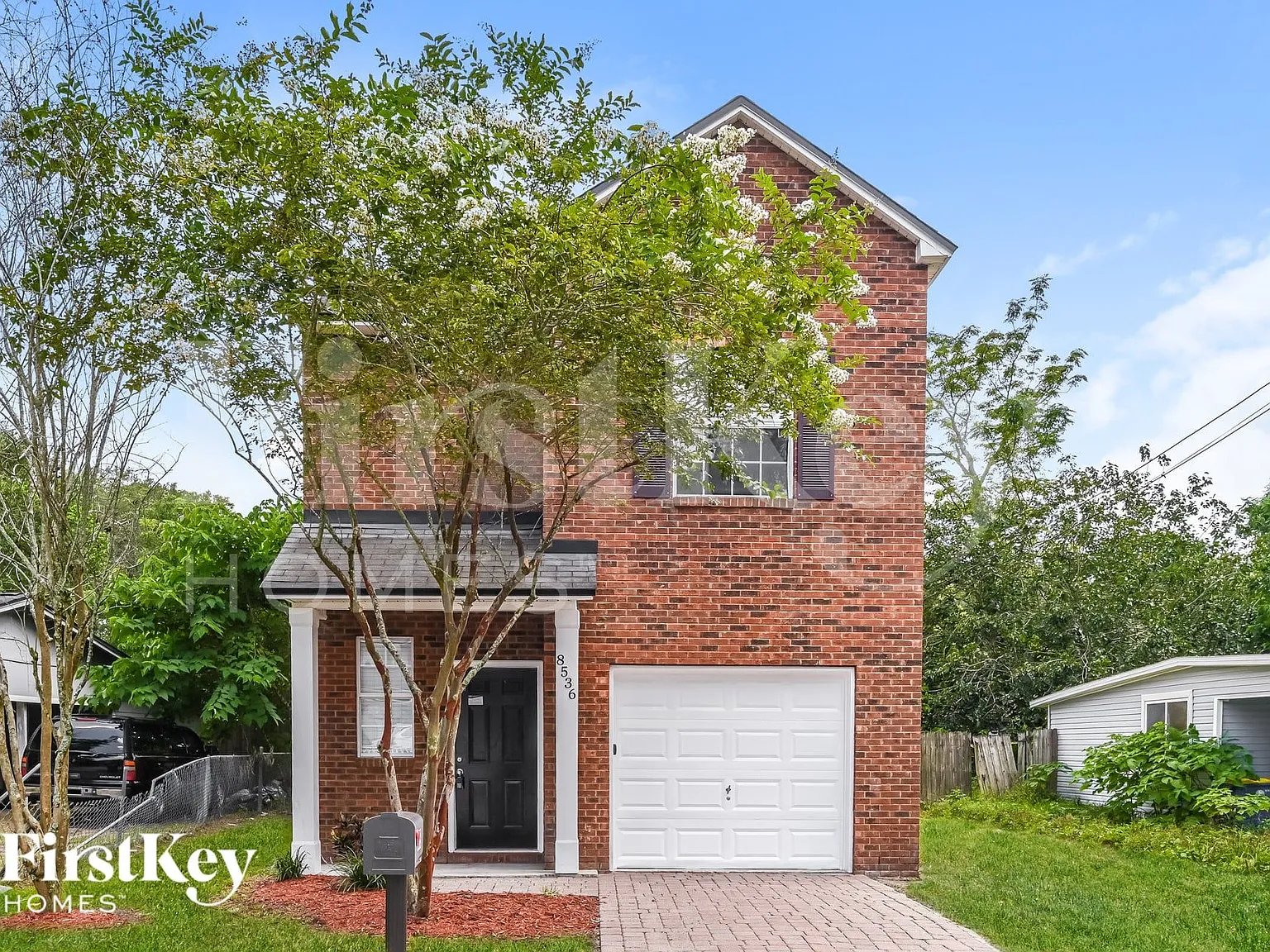 3 bed, 2.5 bath, 1380 sqft, $2,130 — Photo 1