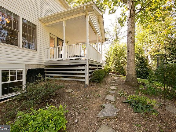 3rd image of 125 Maverick Ct
