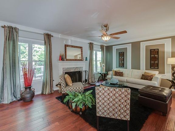 4th image of 1054 Allison Woods Ct