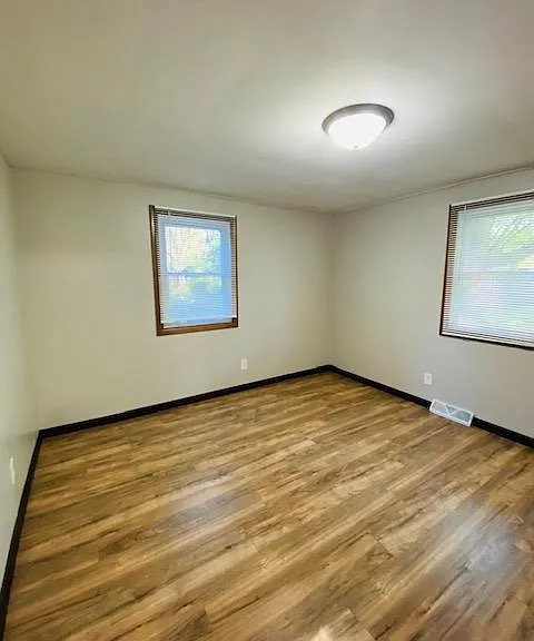 2710 Regina St — Photo 9