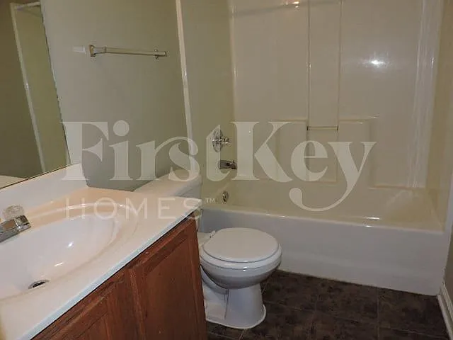 2631 Parkview Dr — Photo 9