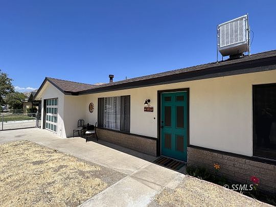 5th image of 2616 Flower St