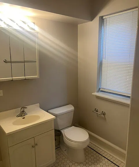 5732 N Winthrop Ave #14 — Photo 8