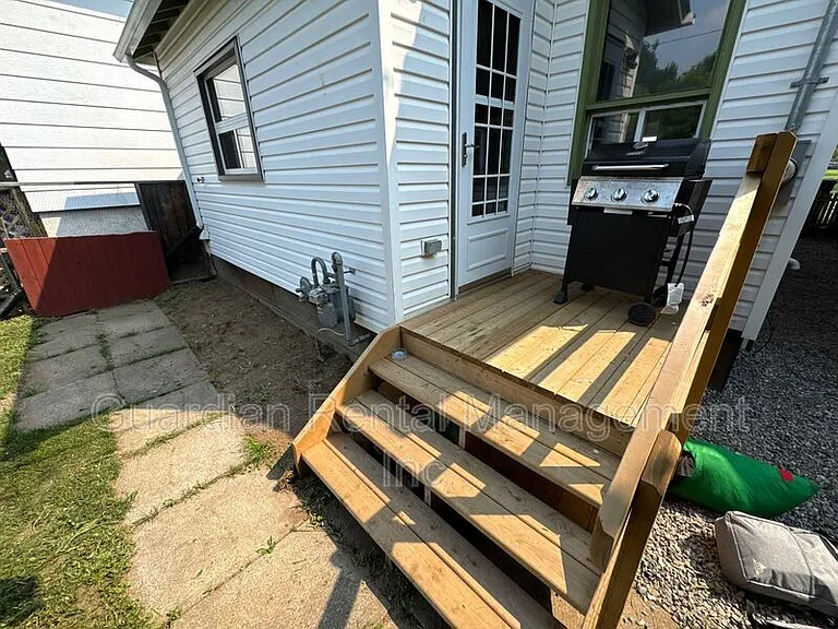 839 Minnesota St — Photo 11