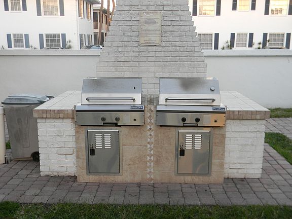4th image of 2260 NE 67th St APT 1727