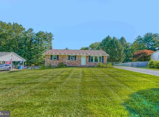 1520 Woodridge Ln, Sykesville, MD 21784