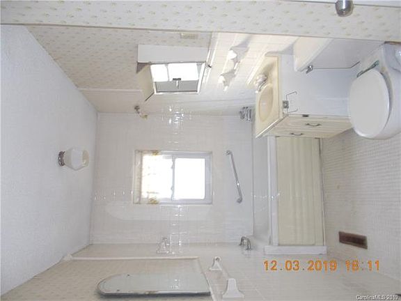 4th image of 303 Garfield St
