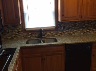 503 SW Stratford Rd, Lees Summit, MO 64081