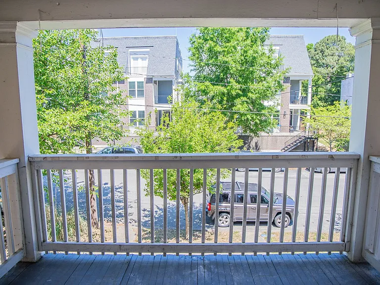 1518 Porter St — Photo 2