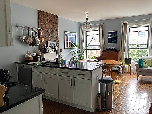 1st image of 221 Jefferson Ave #3