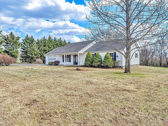 3rd image of 75 Evergreen Rd