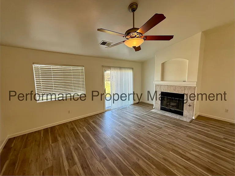 4310 Almond Grove Ln — Photo 6