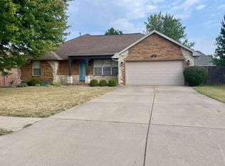 1233 E Ogorman Ct, Springfield, MO 65803
