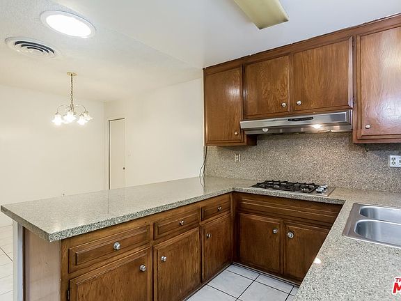 5th image of 13207 De Garmo Ave