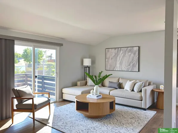 1210 Devon Dr, Papillion, NE 68046