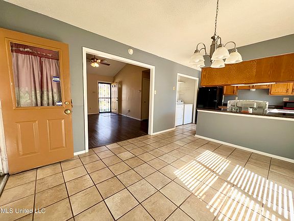3rd image of 3335 Carroll Dr