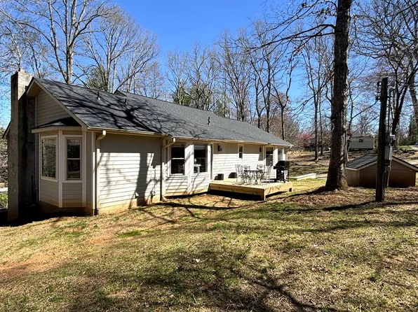 120 Twisted Tree Ln, Horse Shoe, NC 28742