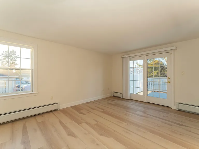 50 Laurel Cir — Photo 19