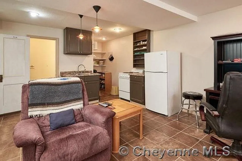 1 bed, 750 sqft, $950 — Photo 3