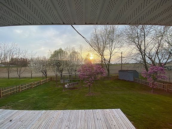 4th image of 315 Hillside Dr