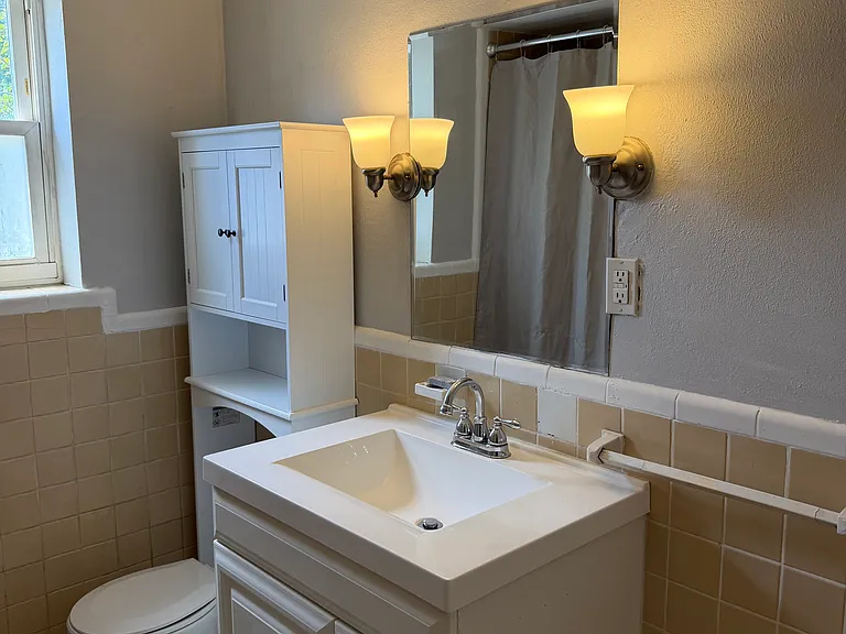 6958 Chippewa St #2E — Photo 9