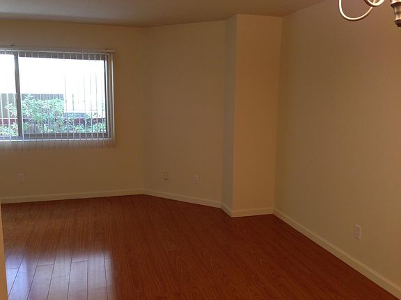4th image of 421 Palm Dr APT 6