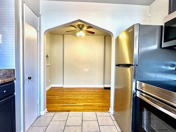3rd image of 5524 Chippewa St #2E