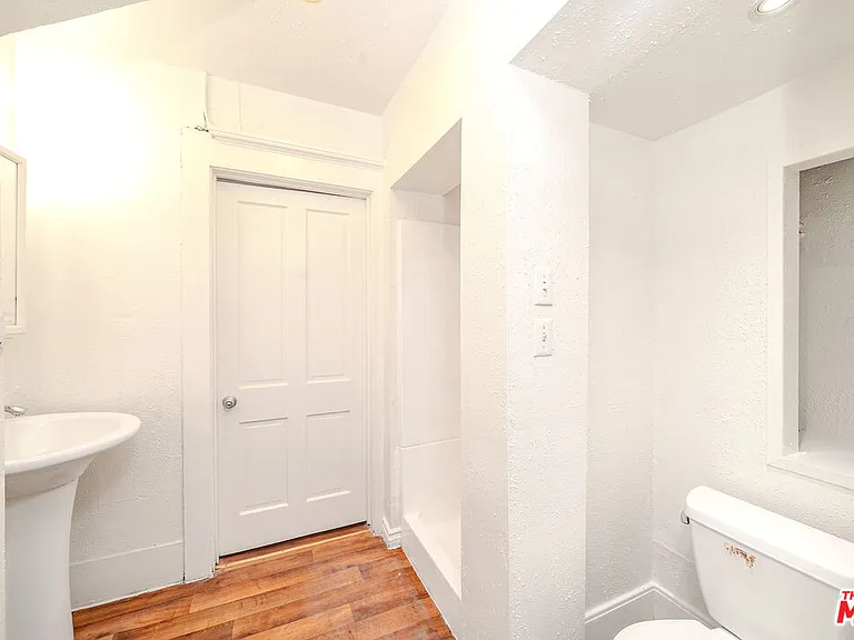 1404 S Manhattan Pl — Photo 18