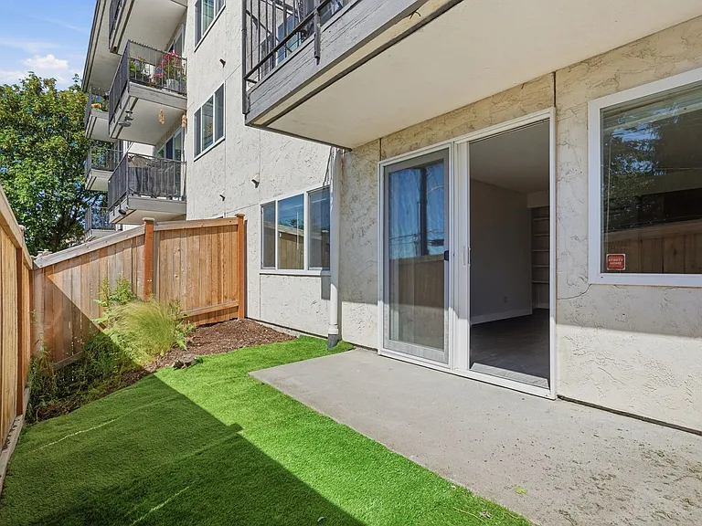 D14 Apartments — Photo 9
