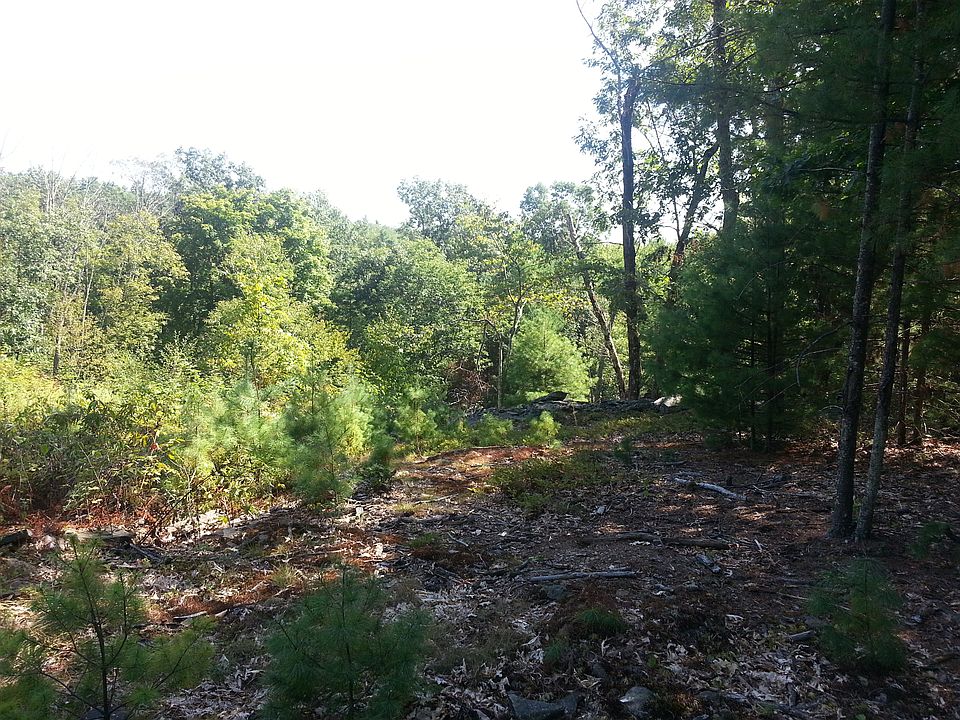 1st image of 570 Queens Highway