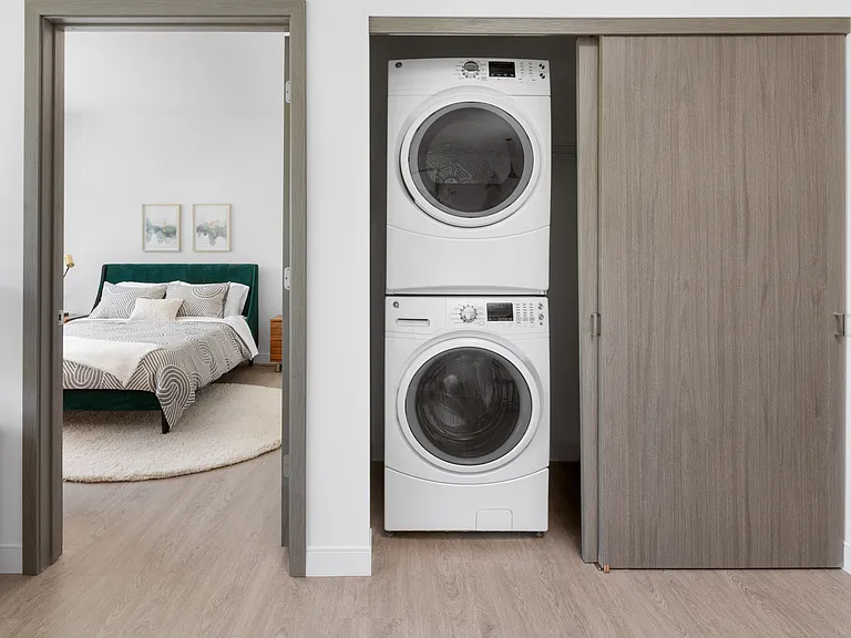 2 Bed / 2 Bath - 1,037 SF - Laundry