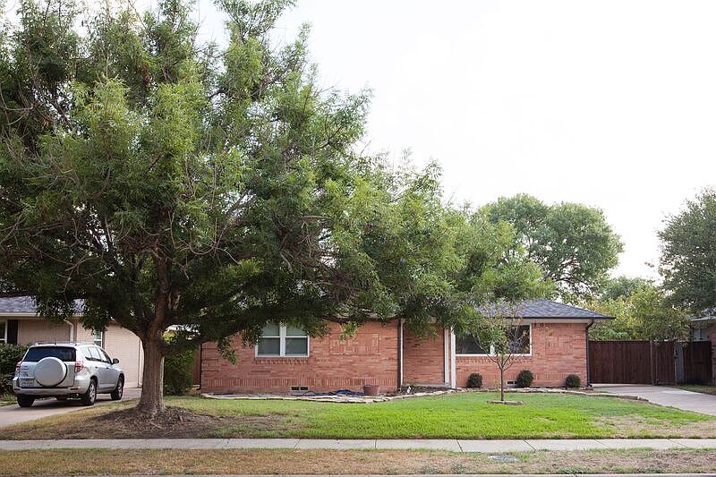 1st image of 10140 Shadyview Dr