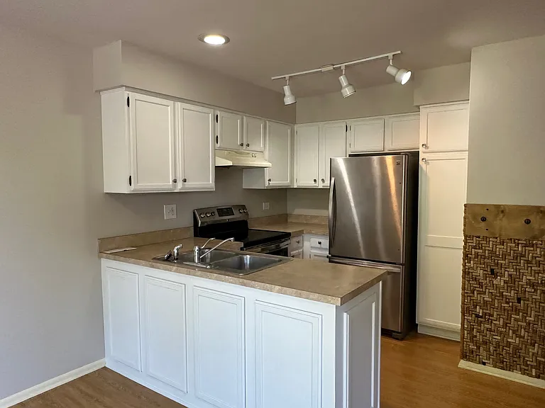 1486 W Jefferson Ave #E — Photo 5