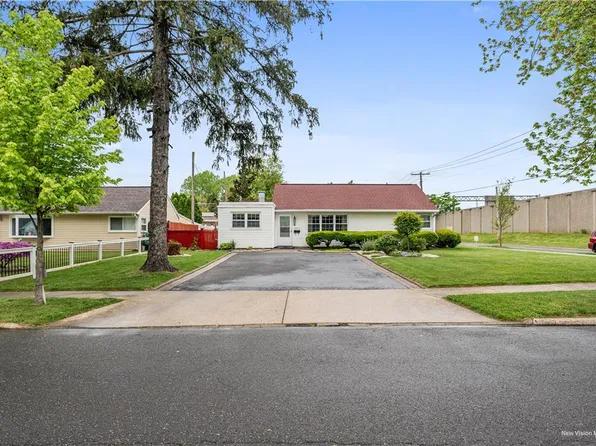 2803 Moravian Ave, Allentown, PA 18103