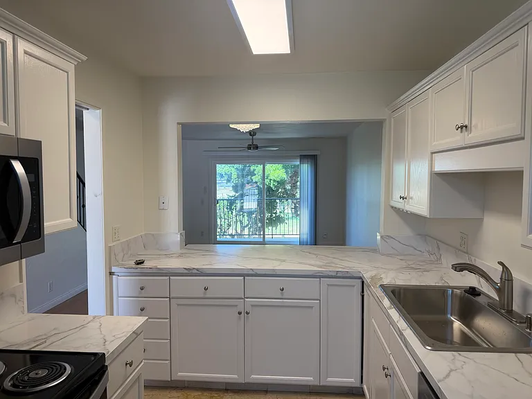 4624 W Point Loma Blvd #9 — Photo 7