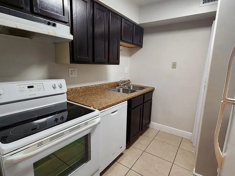 7429 Daniel Webster Dr #B-15C — Photo 13