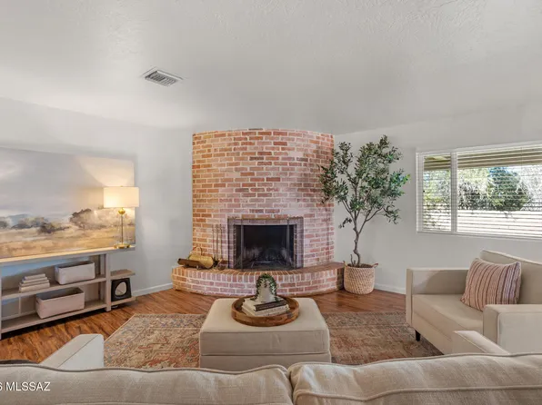 6939 E Crestline Dr, Tucson, AZ 85715