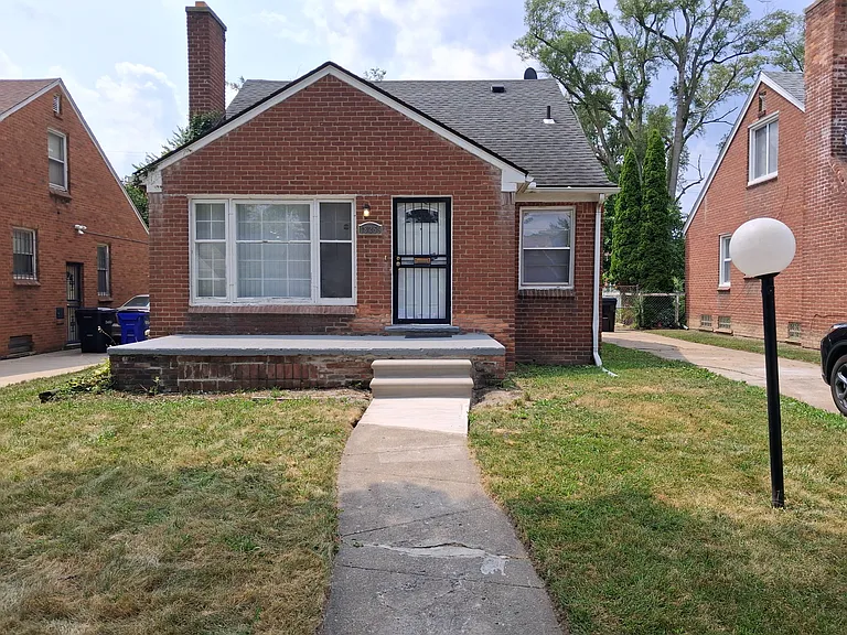 18259 Rosemont Ave — Photo 1