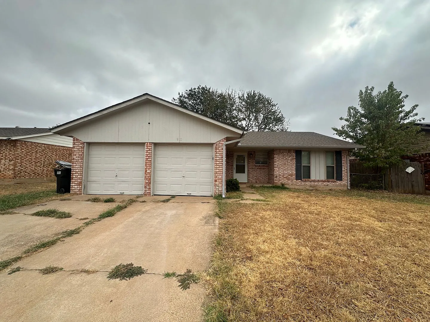 Beautiful Updated 3 Bed, 1 3/4 Bath, 2 Car Garage — Photo 3