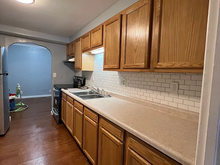 121 W Madison St #4 — Photo 2