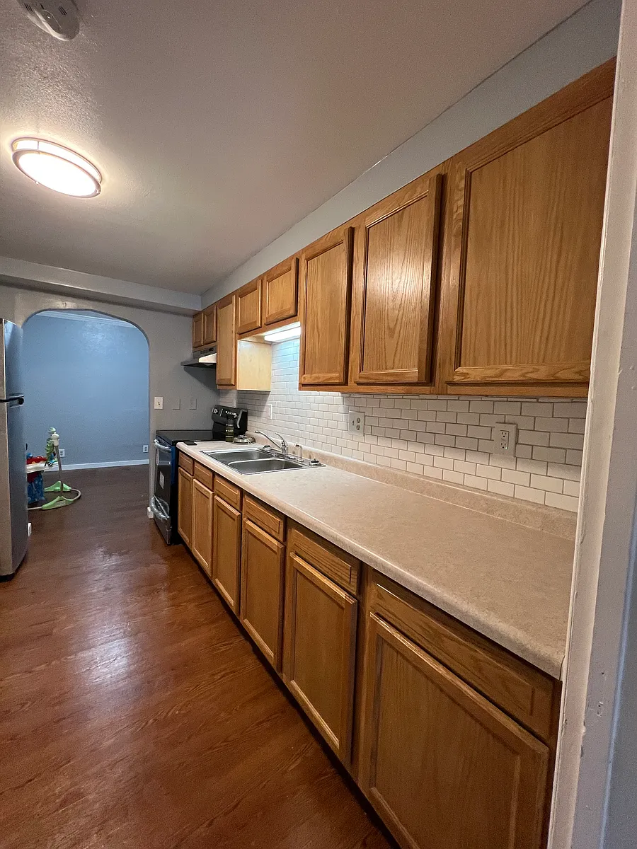 Building Photo - 121 W Madison St #4
