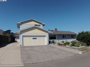 1262 Baltimore Ave SE, Bandon, OR 97411