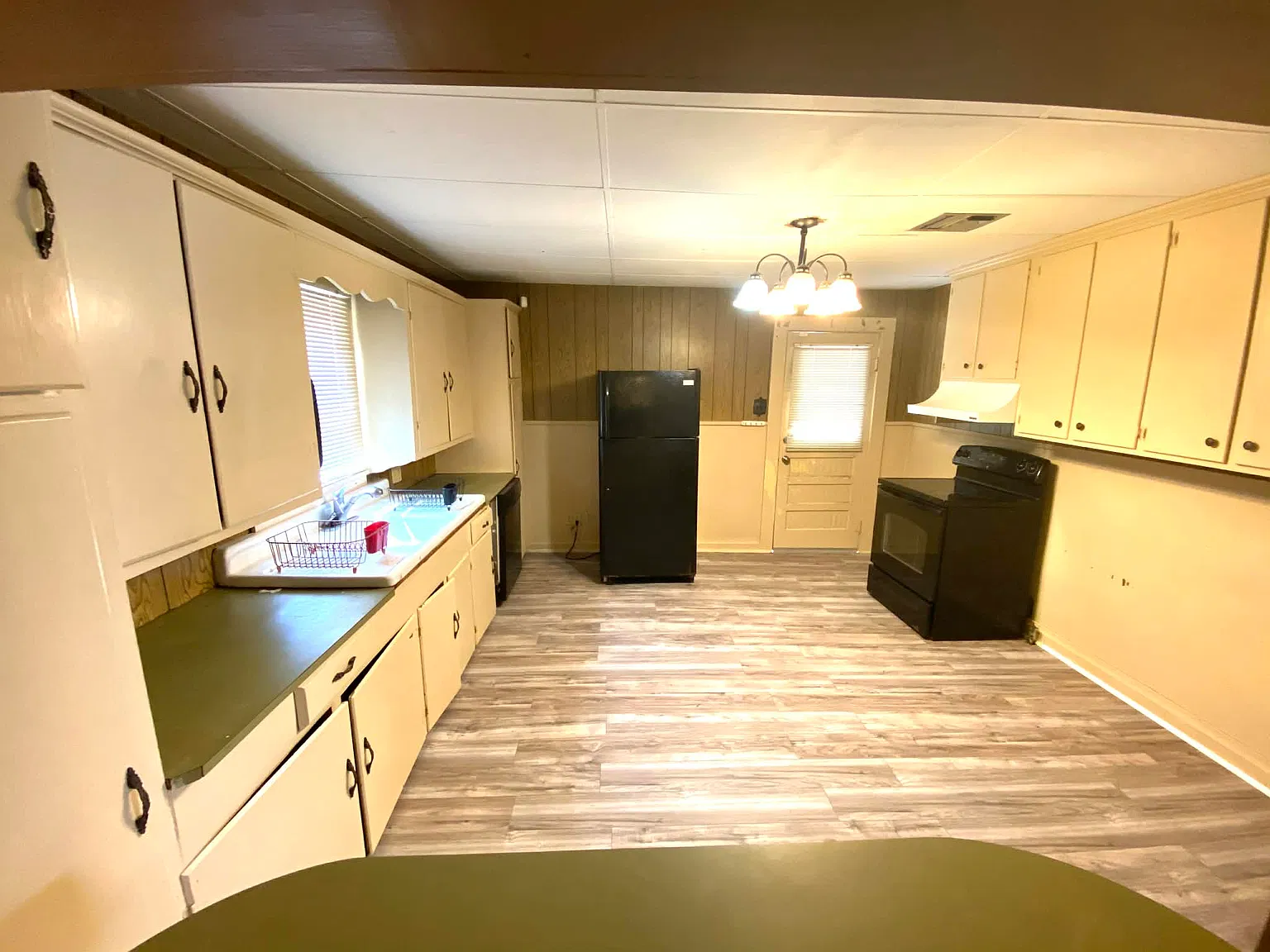 2 bed, 944 sqft, $1,100 — Photo 3