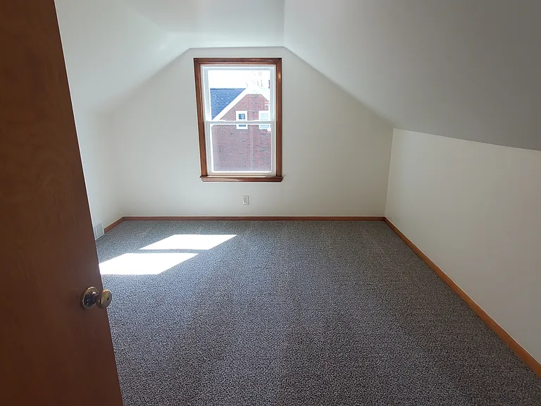 149 Fernald Ave — Photo 32