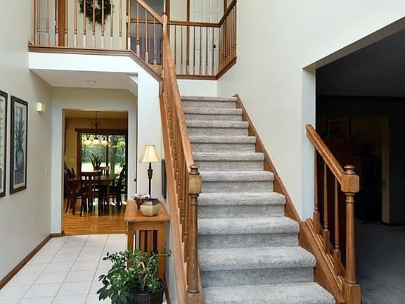 2nd image of 16860 Hampton Chase