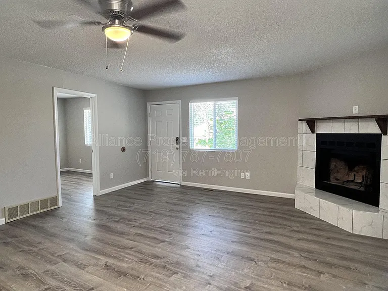 2462 E Willamette Ave — Photo 4