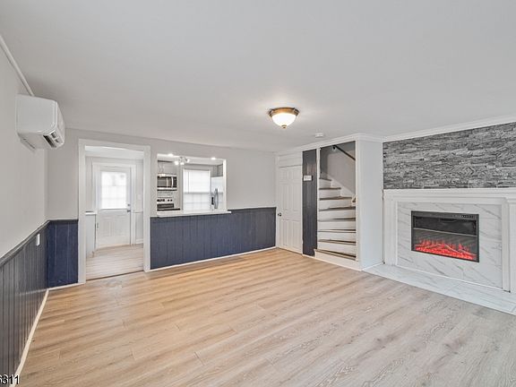 3rd image of 21 1st St