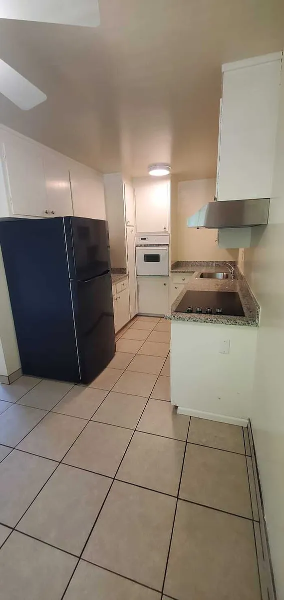 Building Photo - 1099 Roewill Dr #5